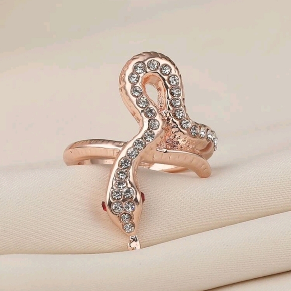 Rose gold rhinestone snake ring - Picture 3 of 4